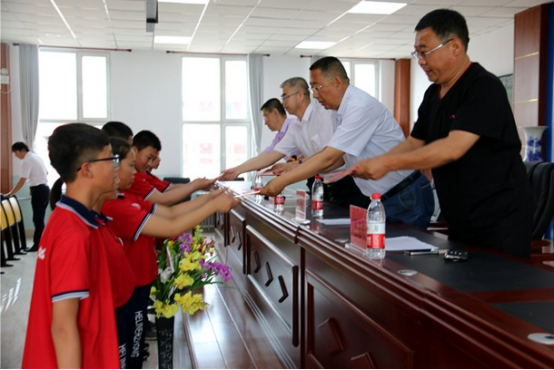 国家能源集团新朔铁路：十五年暖途照亮乡村少年梦