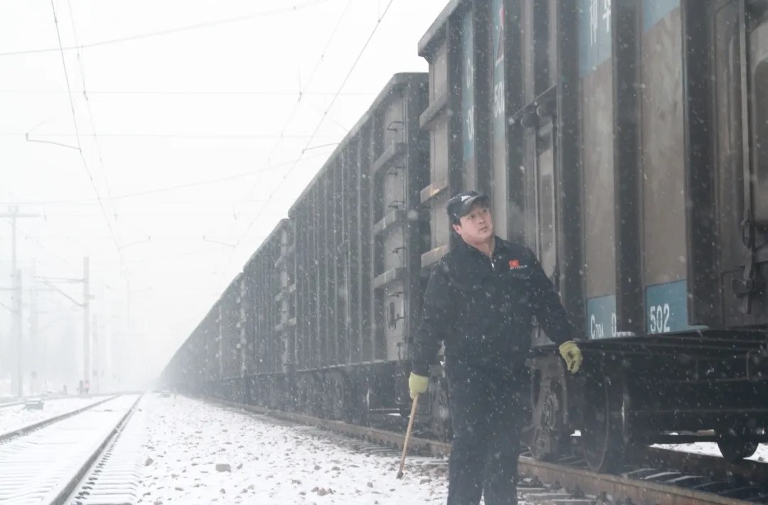 国家能源集团战疫故事丨铁路装备公司: 风雨兼程显担当