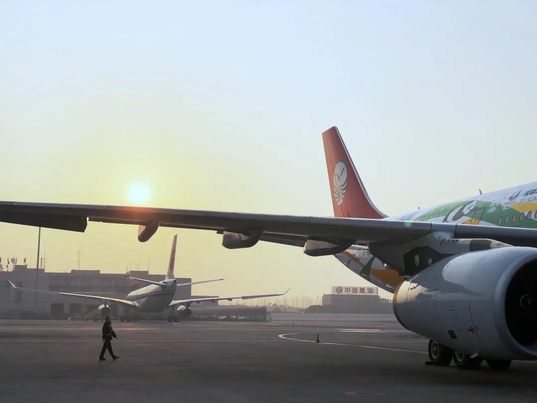 神鸟展翅！中国航油为天府机场首航试飞加油！