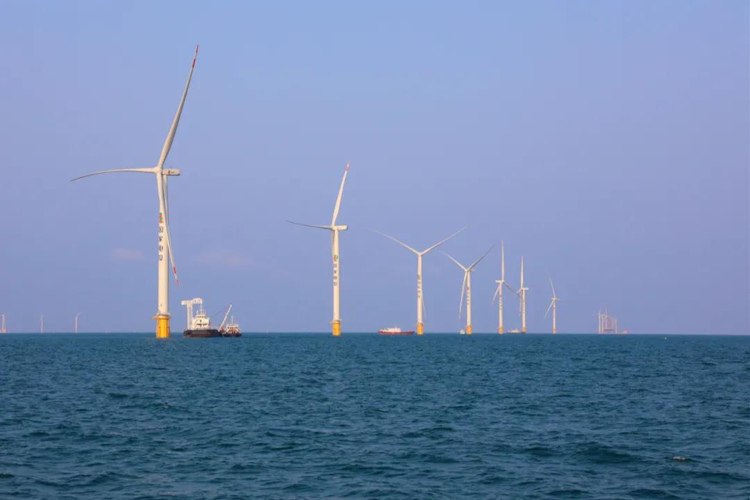 国家电投山东半岛南3号海上风电项目首批风机成功并网！